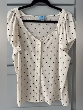 CeCe Cream Button-Front Polka Dot Flutter Sleeve Top